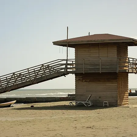 Beachfront Makenzy Larnaca