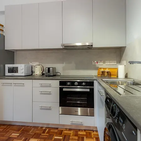 Apartament Beachfront Makenzy Larnaca