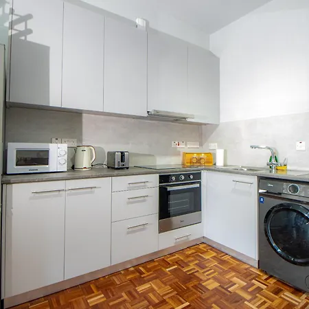 Apartament Beachfront Makenzy Larnaca