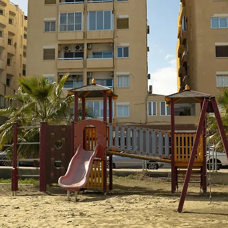 Beachfront Makenzy * Larnaca